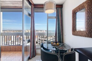 Dining - Holiday Apartment "Beach with Sea View" with Ocean View and Balcony (Portimão)