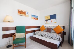 1 bedroom, iron/ironing board, free WiFi, bed sheets - Holiday Apartment "Beach with Sea View" with Ocean View and Balcony (Portimão)