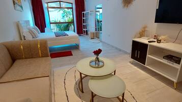 Superior Apartment | 1 bedroom, blackout curtains, iron/ironing board, free WiFi