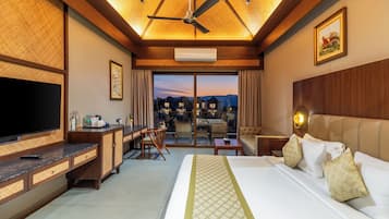 Aravali View Rooms With Private Balcony | 迷你吧、客房内保险箱、熨斗/熨板、免费 WiFi