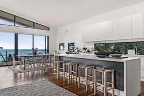 Interior - 'Rockpool' - Amazing Ocean Views w/ Direct Beach Access (Coledale)