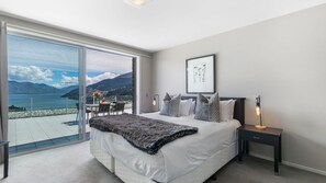 4 slaapkamers, een bureau, een strijkplank/strijkijzer, gratis wifi