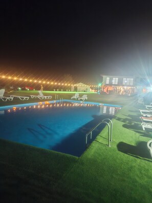 Outdoor pool - Paradiso, 20 rooms, max 55 persons, swimming pool, in the heart of Danube Delta (Sarinasuf)
