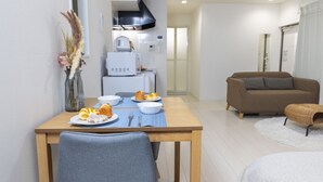 RT101 - FL Residence Takadanobaba (Tokyo)