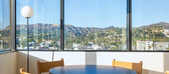 Kasa Sunset Los Angeles