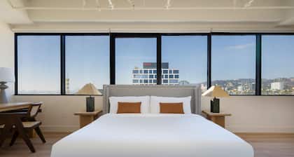 Kasa Sunset Los Angeles