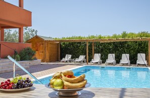 Piscine extérieure (ouverte en saison)