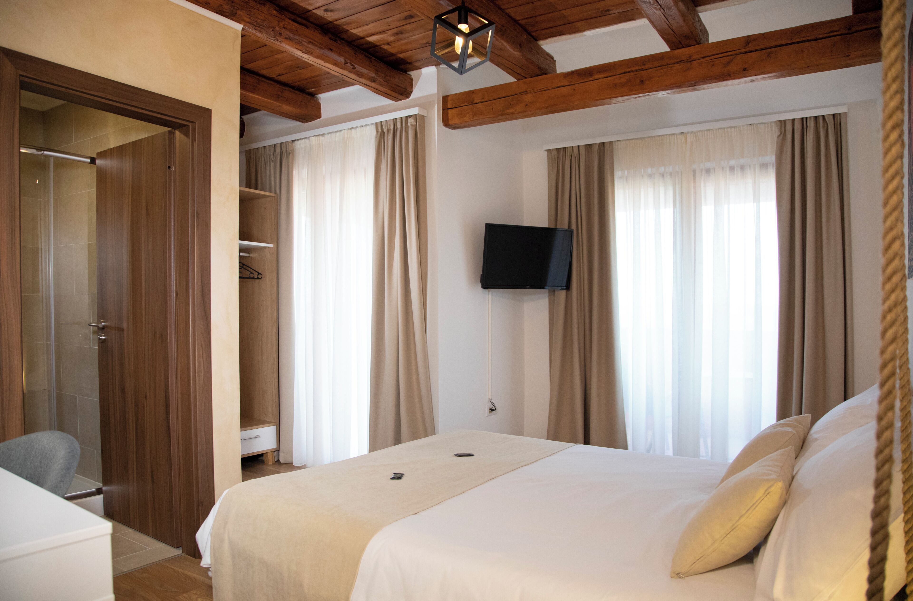 Allergikerbettwaren, Daunenbettdecken, Minibar, Zimmersafe