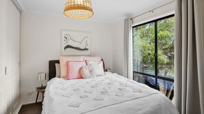 3 bedrooms, iron/ironing board, WiFi, bed sheets - Blue Haven at Aireys (Aireys Inlet)