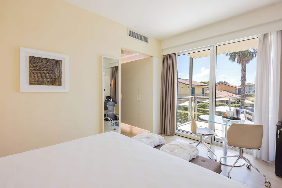 Camera Junior Suite | 1 camera, minibar, una cassaforte in camera, una scrivania