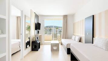 1 dormitorio, minibar, caja fuerte y escritorio