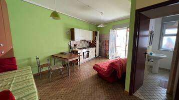 2 Schlafzimmer, Bügeleisen/Bügelbrett, Bettwäsche