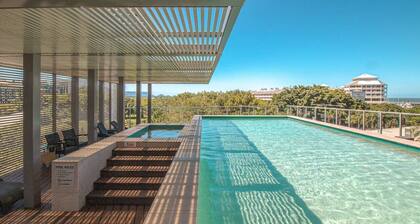 219 Harbour Lights| Waterfront Escape in Cairns | Pool + Balcony