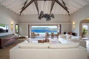 Smart TV, stereo, offices