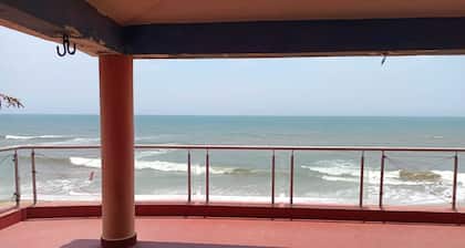 Next to the beach. Swimming pool.safe for family.beautiful sunraise & sunset