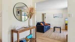 TV, fireplace, DVD player - Deja Blue - 4 La Ronde (Carrickalinga)