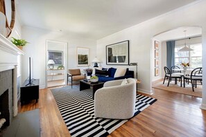 Televisión y oficina 