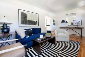 Televisión y oficina 