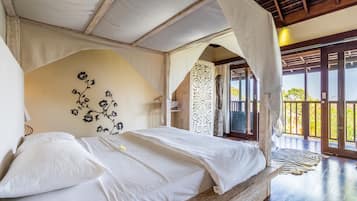 2 bedrooms, in-room safe, individually decorated, individually furnished