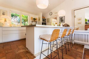 Frigorifero, microonde, forno, lavastoviglie