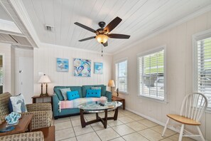 TV - Clearwater Beach Cottages 13&15H / Steps to Beach | Beach Gear Included! (Beachside Cottages)