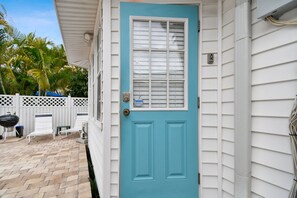 Terrace/patio - Clearwater Beach Cottages 15 A & B Combo Steps to Beach | Beach Gear Included! (Beachside Cottages)