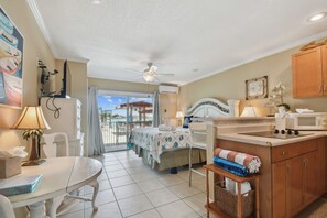 7 habitaciones, escritorio, tabla de planchar con plancha y wifi