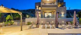 Chris & Stratos villa with private pool and playground for kids!