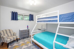 5 bedrooms, free WiFi, bed sheets