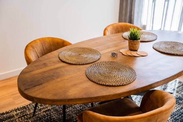 تناول الطعام