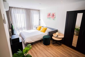 1 bedroom, iron/ironing board, WiFi, bed sheets - Exclusive 70m² Apartment with Terrace (WE-39-E) (Tiel)