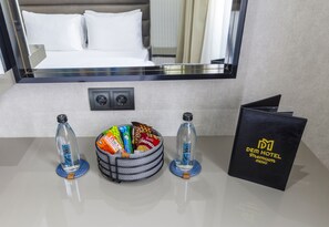Family Room | Desk, soundproofing, free WiFi - Dem Premium Hotel - Round Trip Airport Service - Istanbul International Airport (Arnavutköy)