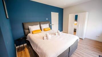 1 bedroom, desk, iron/ironing board, WiFi