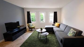 Fernseher, Kamin, Arbeitsbereiche