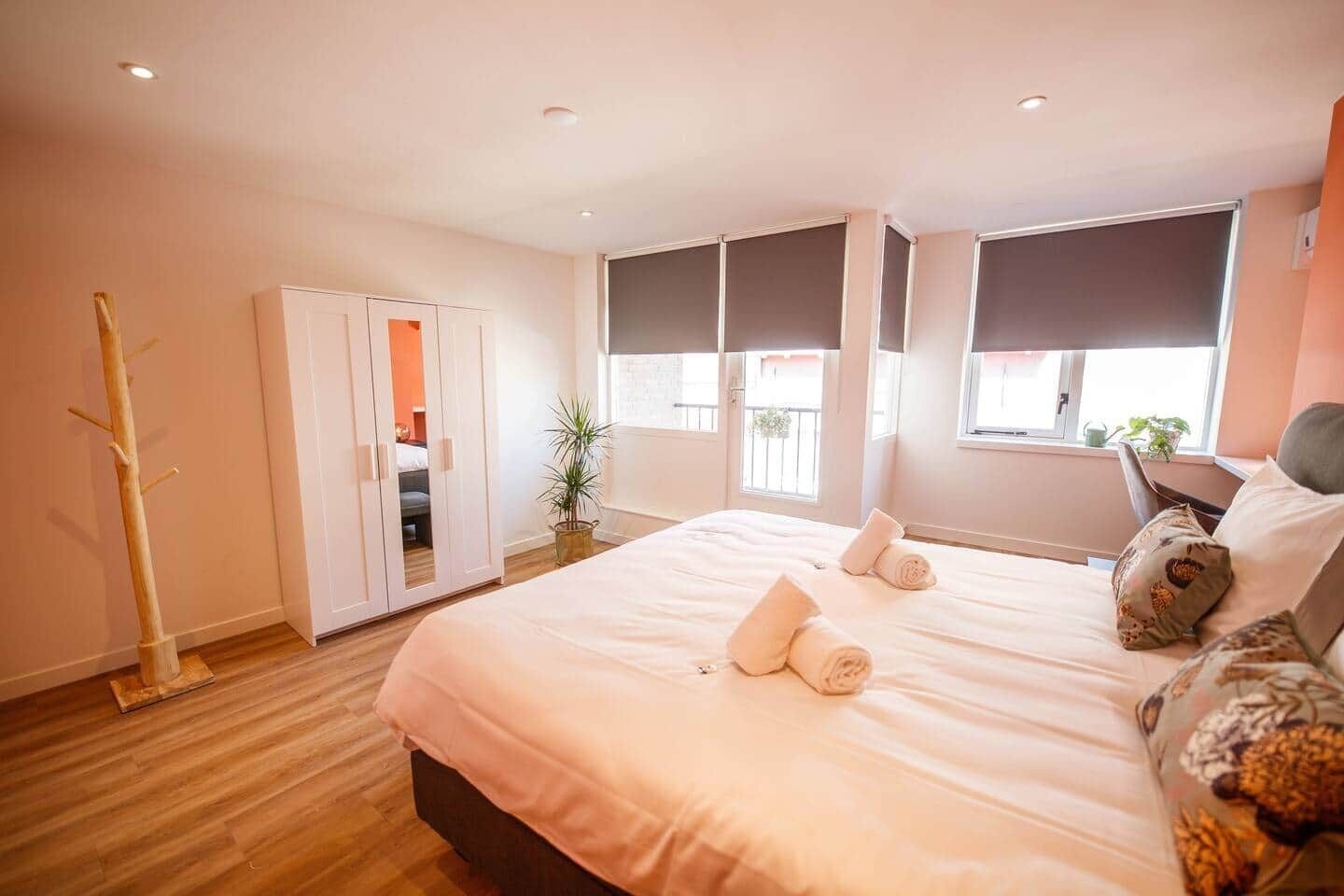 1 soverom, skrivebord, strykejern/-brett og wi-fi