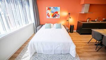 1 bedroom, desk, iron/ironing board, WiFi