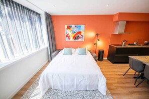 1 bedroom, desk, iron/ironing board, WiFi - Trendy Design 55m2 Apartment with Balcony (DB-6-B) ('s-Hertogenbosch)