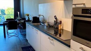 Réfrigérateur, micro-ondes, four, lave-vaisselle