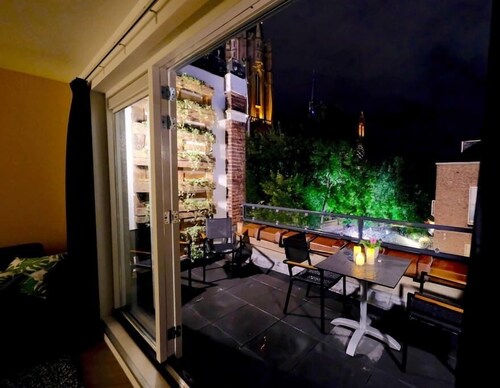 Stunning 45m2 Penthouse with Terrace (R-65-C)