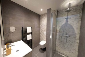 Een douche, een haardroger
