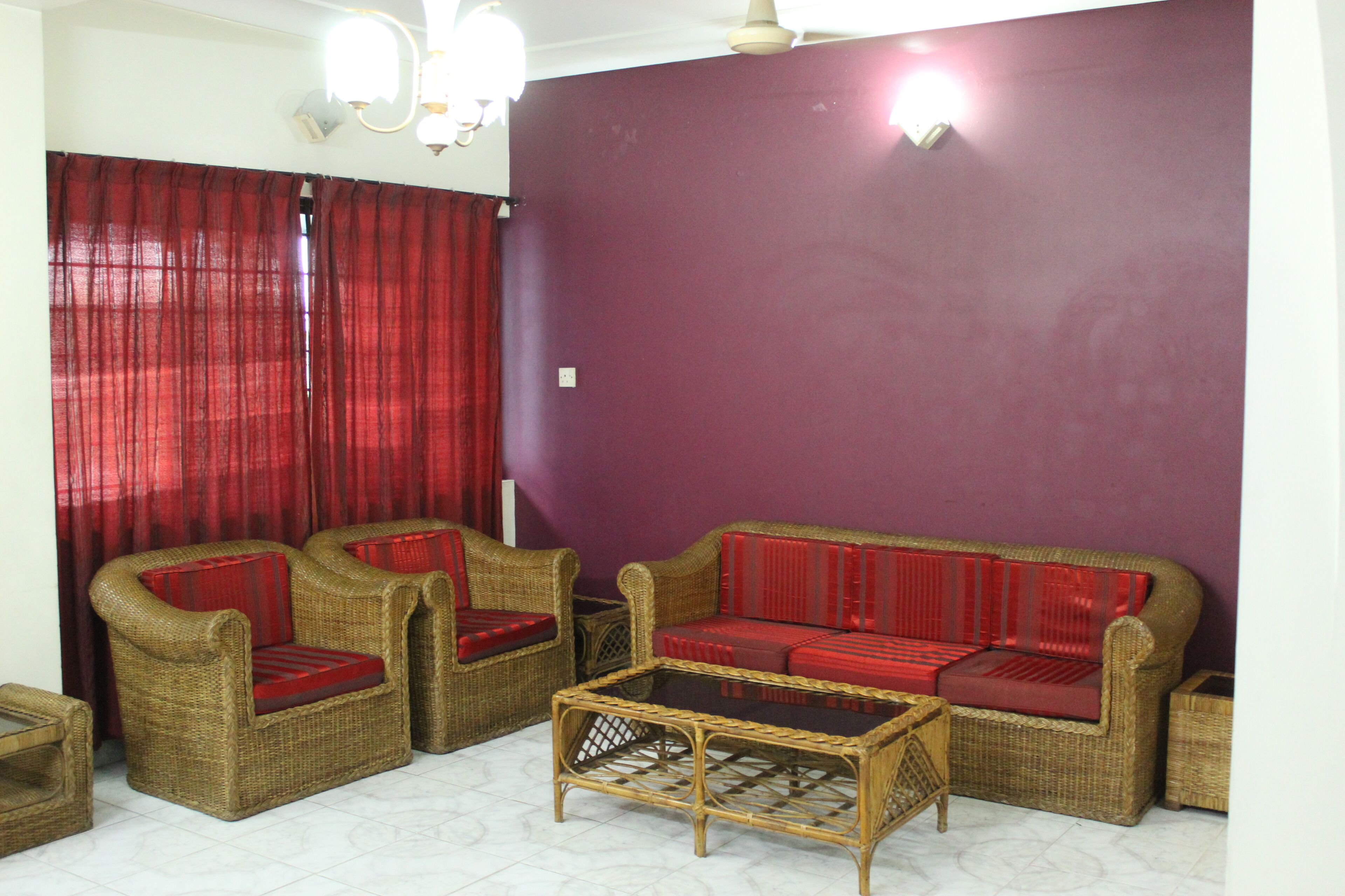 Business Suite | Living area | 21-inch LED TV with satellite channels