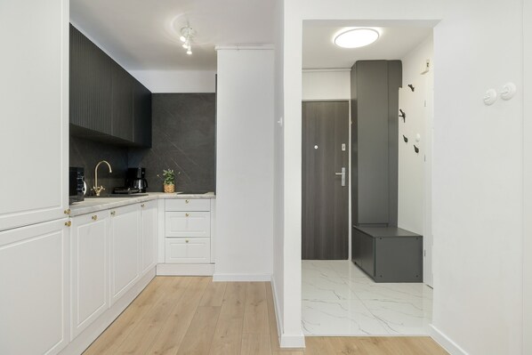 微波炉、洗碗机、茶具/咖啡用具、电热水壶