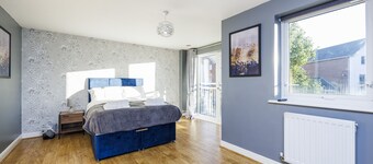 6 bedroom Ashford Haven central to train station