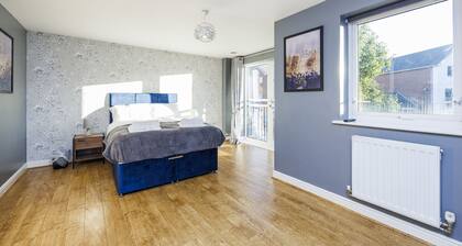 6 bedroom Ashford Haven central to train station