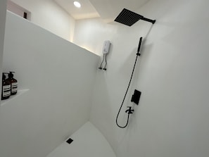 Luxury Villa, 1 King Bed, Ocean View | Bathroom
