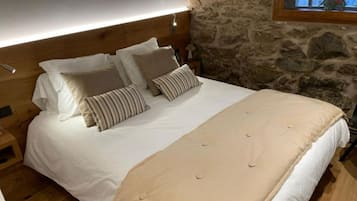 3 habitaciones, tabla de planchar con plancha, cuna de viaje y wifi