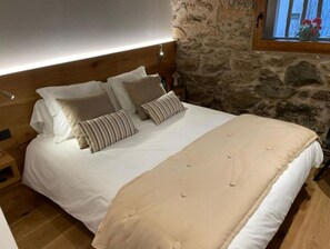 3 chambres, fer et planche à repasser, lit de bébé portatif, Wi-Fi