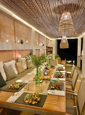 Outdoor dining - Equinox Lodge Breathtaking Canopy & Ocean View (Paquera)