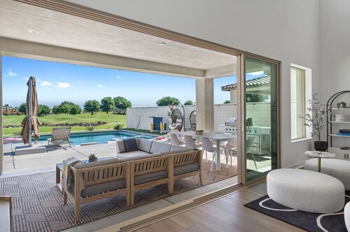 Champions getaway w/spectacular golf course views!