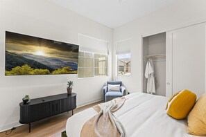 3 室のベッドルーム、アイロン / アイロン台、旅行用ベビーベッド、WiFi (無料)